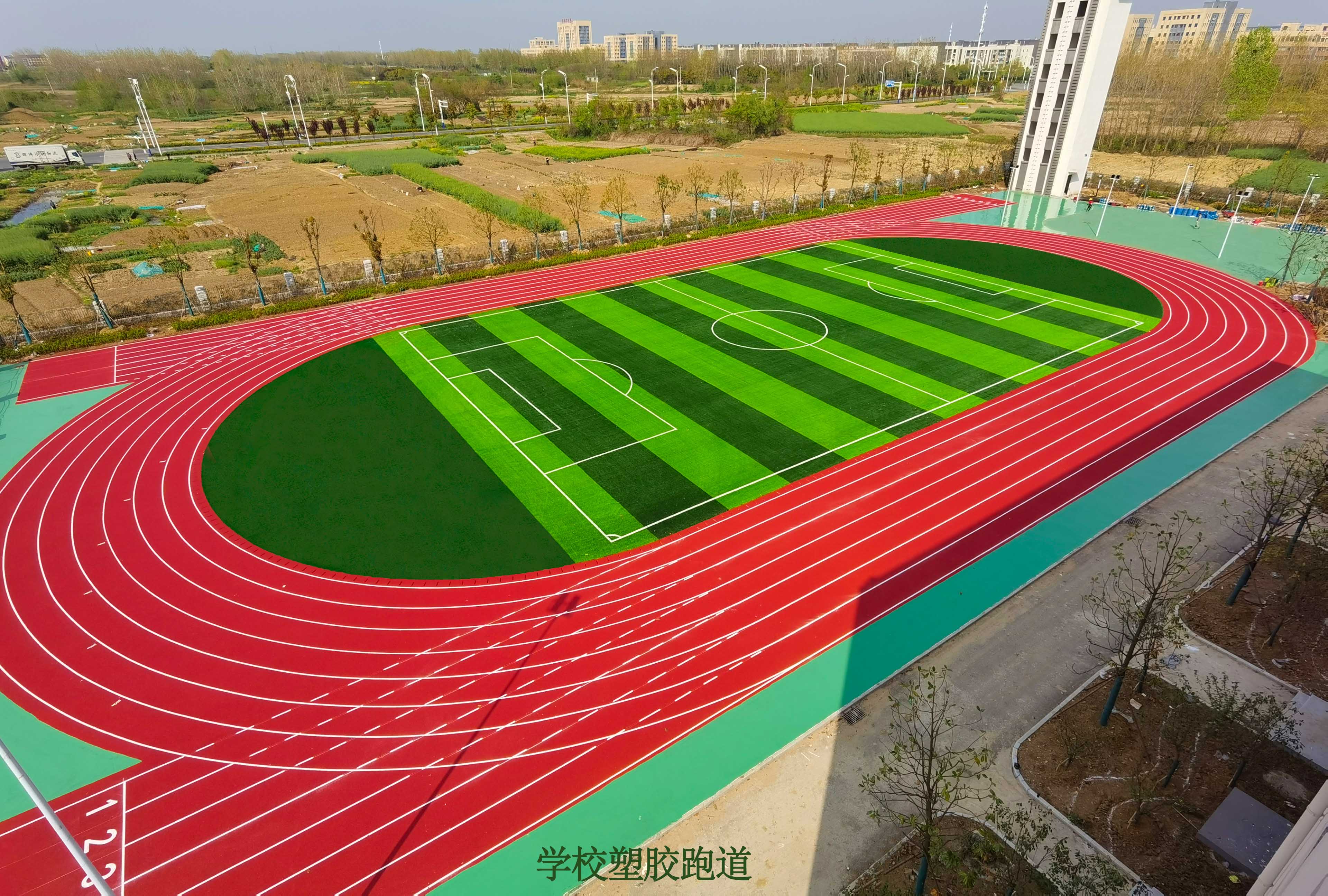 深圳机场三跑道成功试飞 年内投用